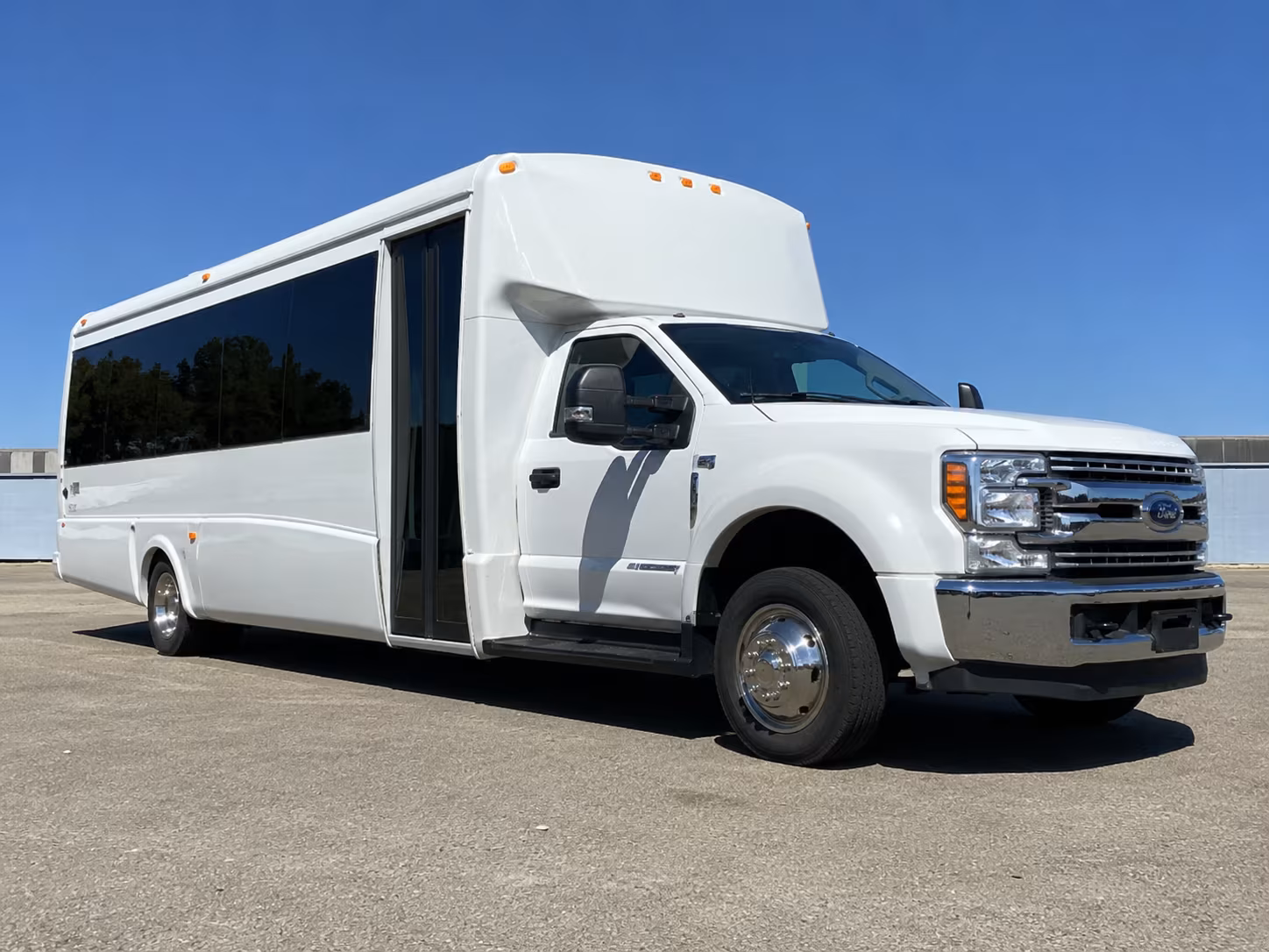 Tampa Airport Shuttle & Transportation party bus exterior