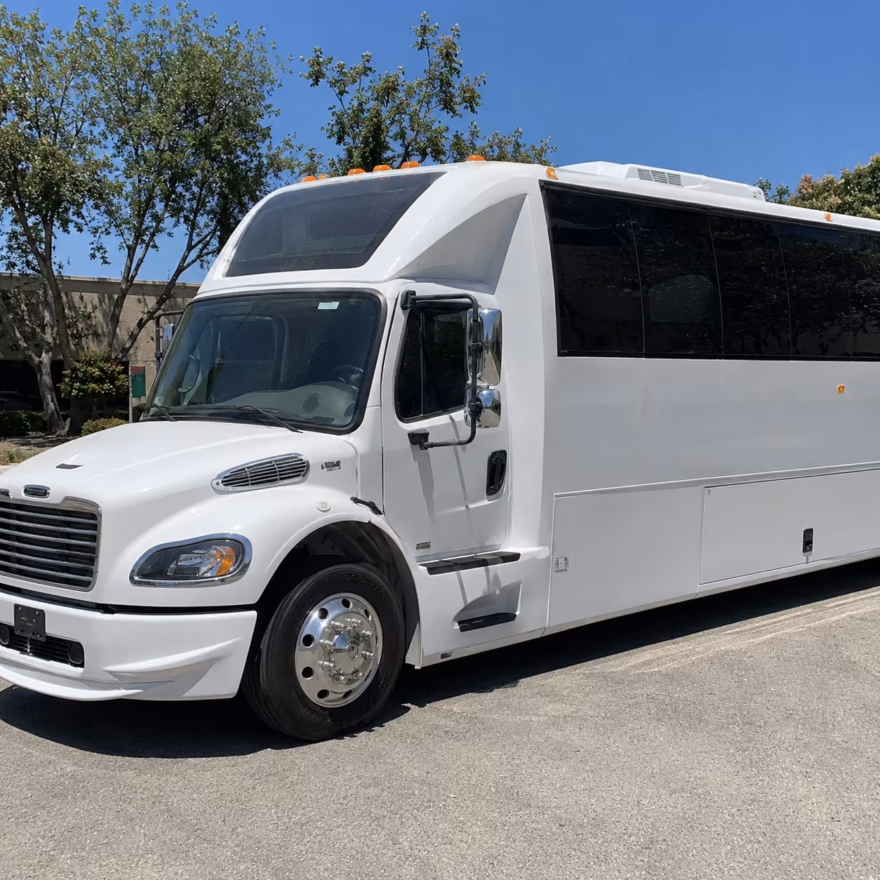 Tampa Winery Tour & Pub Crawl Transportation party bus exterior